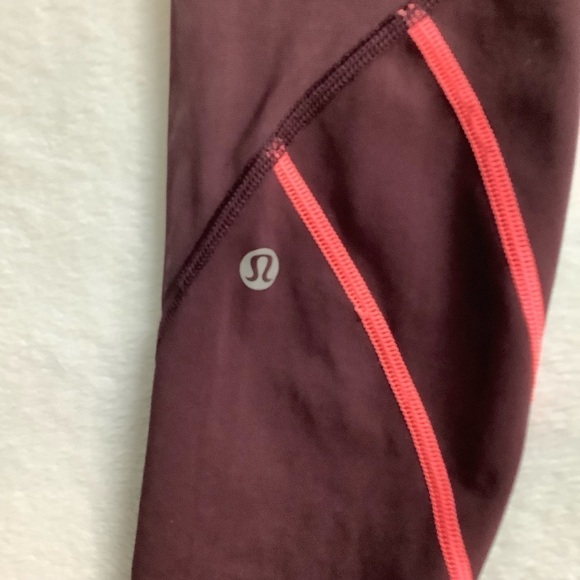 Lululemon All Meshed Up 7/8 Tight Bordeaux Drama / Flash Light Maroon 25” Sz 2 - Picture 8 of 13